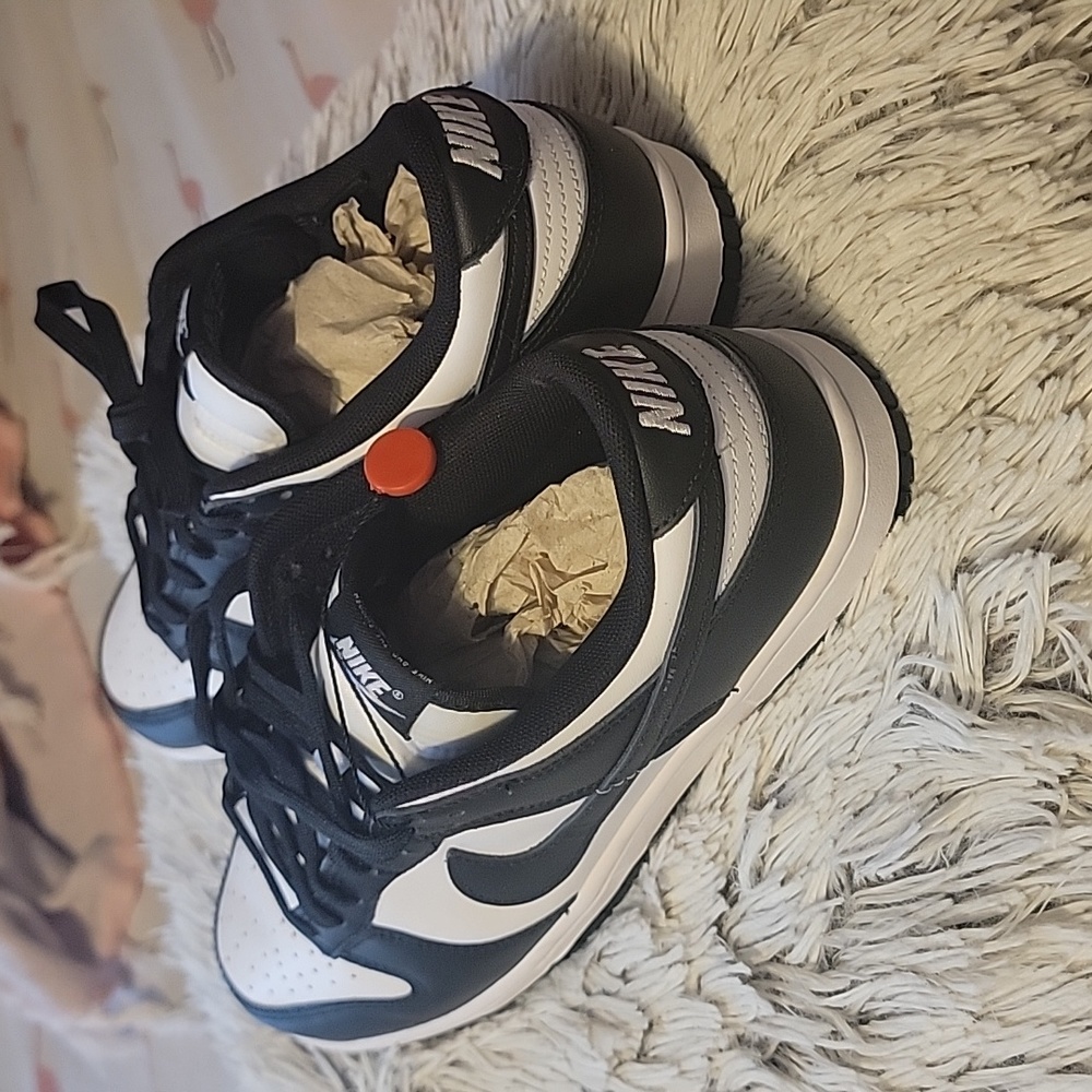 Nike Dunks - Picture 4 of 4